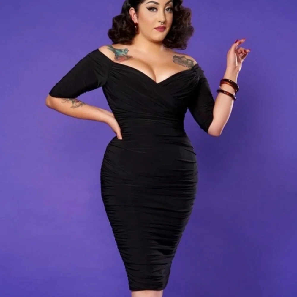 Pin-up Girl PUG Large Off-Shoulder Emerald Green Ruched Midi Dress - Picture 4 of 11